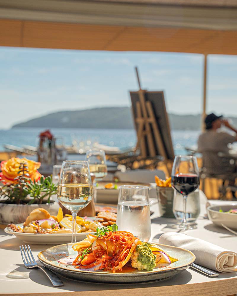 Table du Lido de Toulon sur la plage du Mourillon Table du lido de toulon plage mourillon