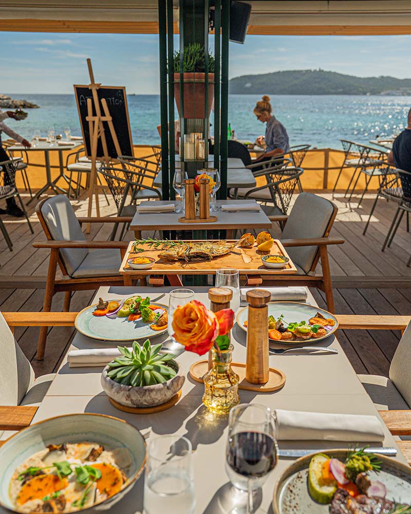 Terrasse du restaurant le Lido de Toulon sur la plage du Mourillon terrasse restaurant le lido de toulon